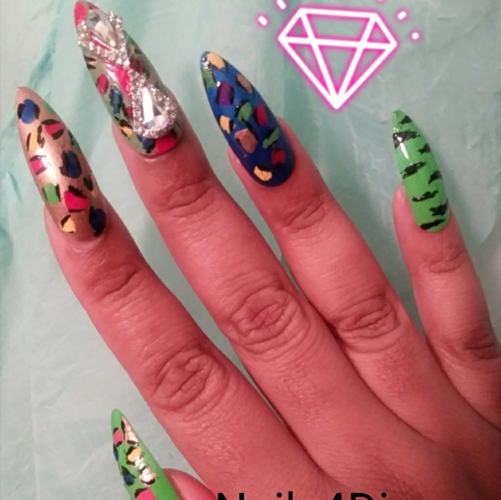 Fake Nails - Picture 4 of 7